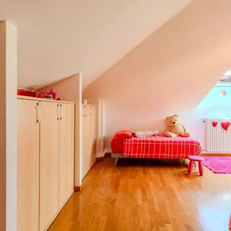 Nyaraló Aurora By Interhome Colico